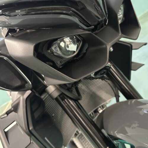 mt10 spoiler aerodinamico black